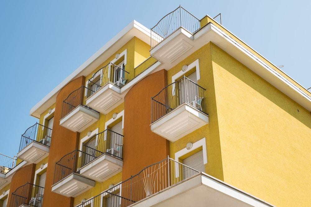 Hotel St Pierre Rimini Eksteriør billede