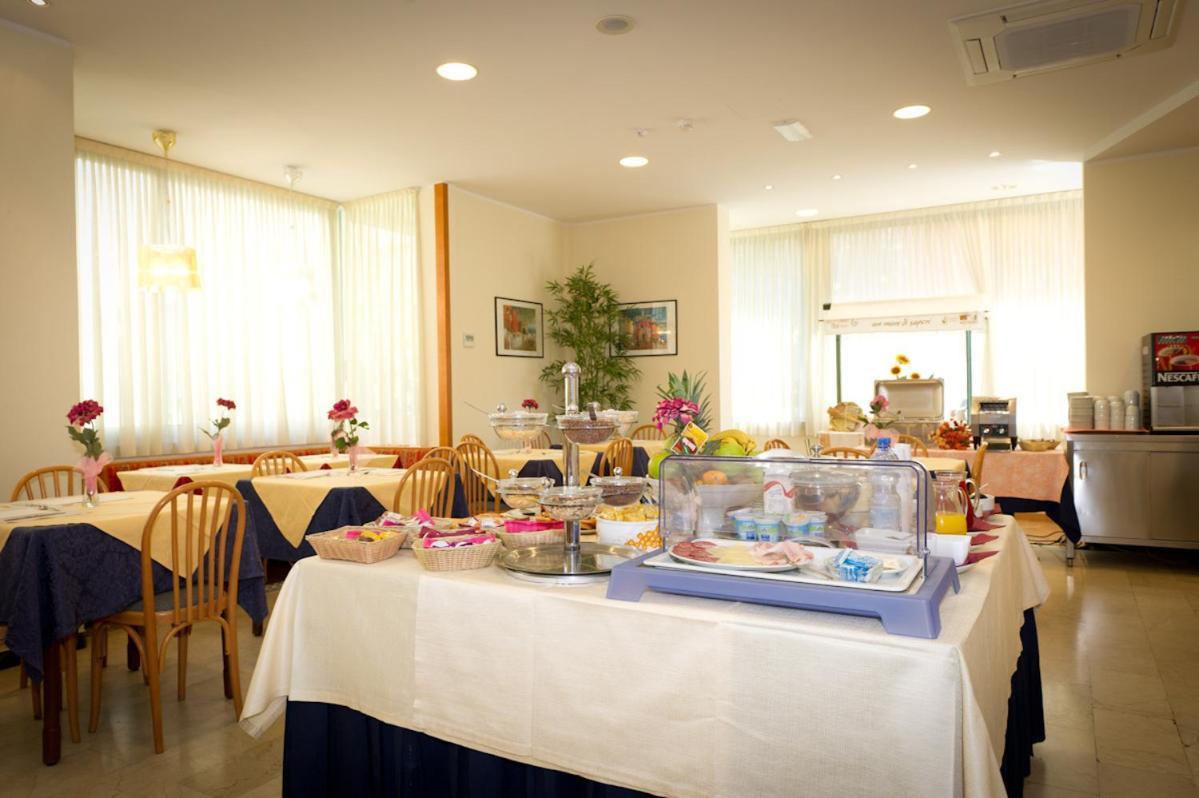 Hotel St Pierre Rimini Eksteriør billede
