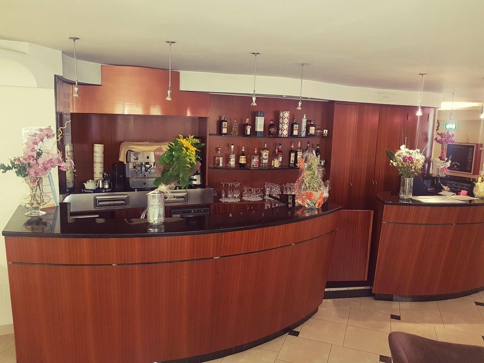 Hotel St Pierre Rimini Eksteriør billede