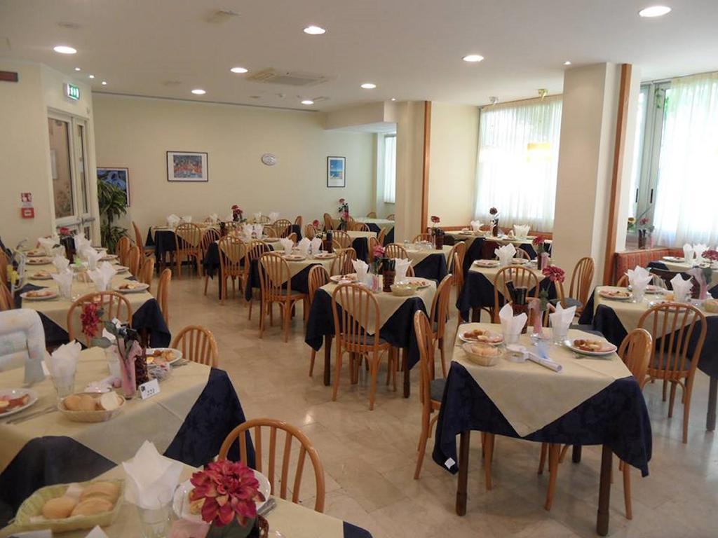 Hotel St Pierre Rimini Eksteriør billede